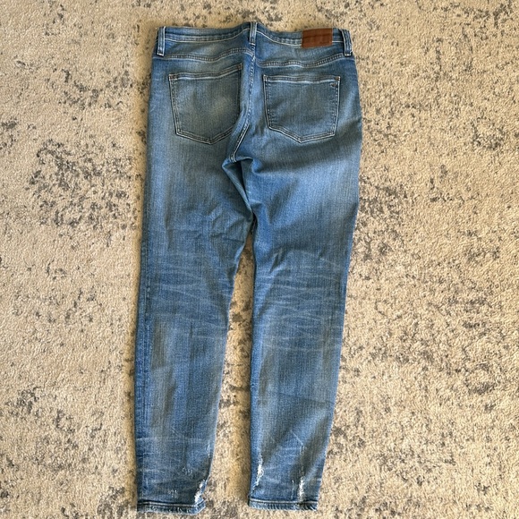 Madewell 9" High-Rise Skinny Jeans: Destructed-Hem Edition Size 32 - Picture 12 of 13
